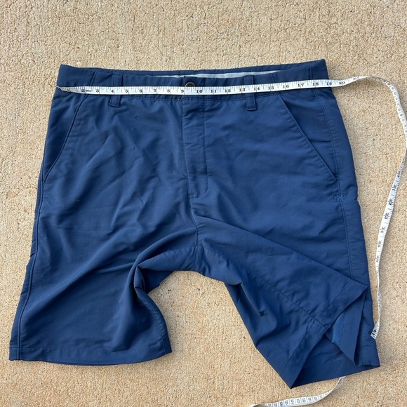 Under Amour Men’s Navy Blue Golf Shorts Waist 36 - Picture 8 of 9